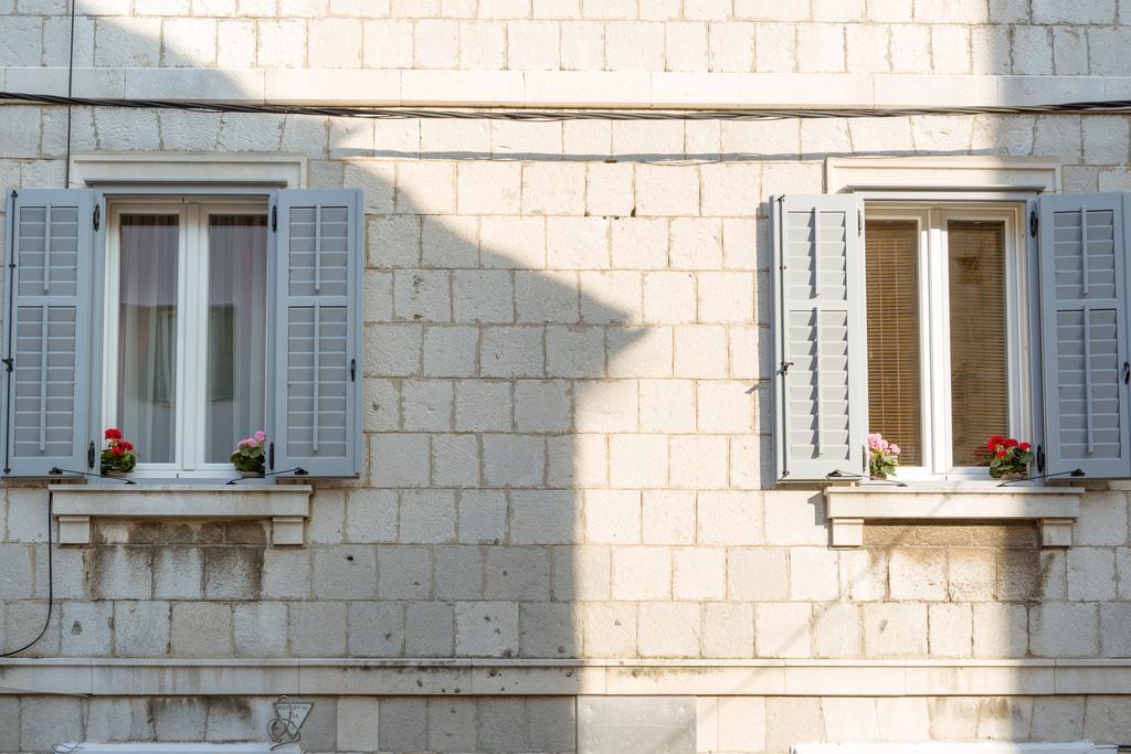 Apartment Stone