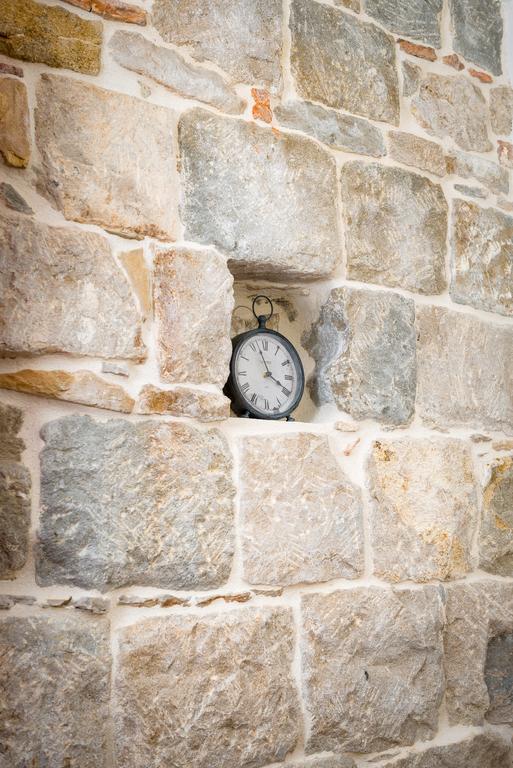 Apartment Stone Split