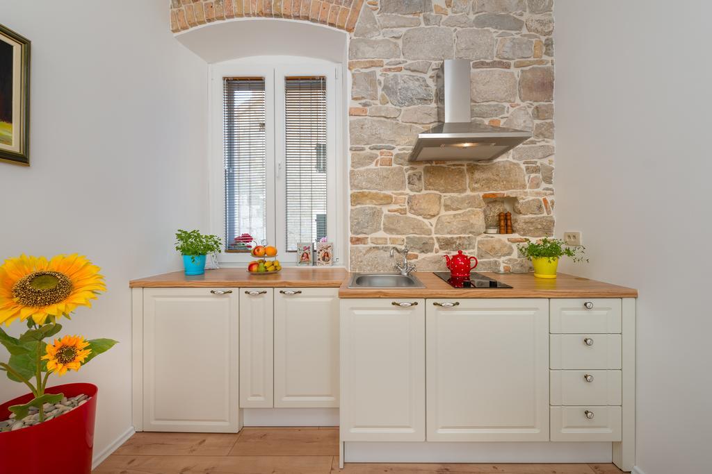 Apartment Stone